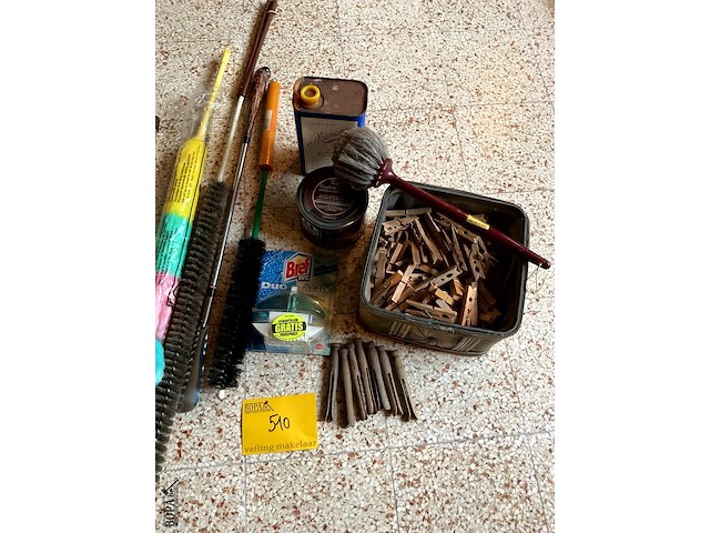 Lot 510 - poetsgerei onderhoud - afbeelding 3 van  5