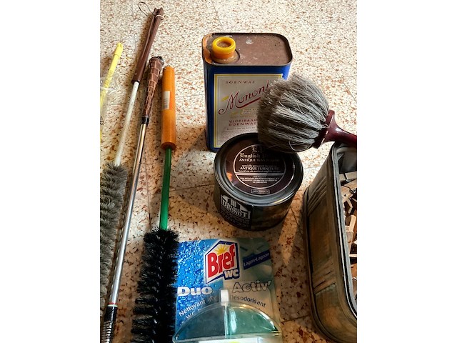 Lot 510 - poetsgerei onderhoud - afbeelding 5 van  5