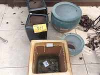 Lot 511 - bloempotten. 7 stuks - afbeelding 1 van  4