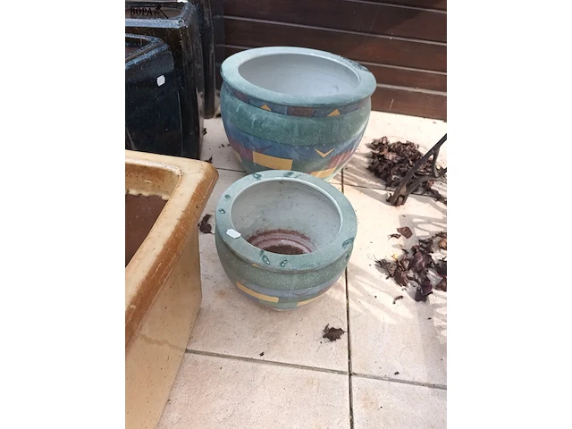 Lot 511 - bloempotten. 7 stuks - afbeelding 3 van  4