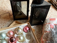 Lot 511 - vintage kerstgerief met lampjes en 2 oude lantaarns - afbeelding 3 van  5