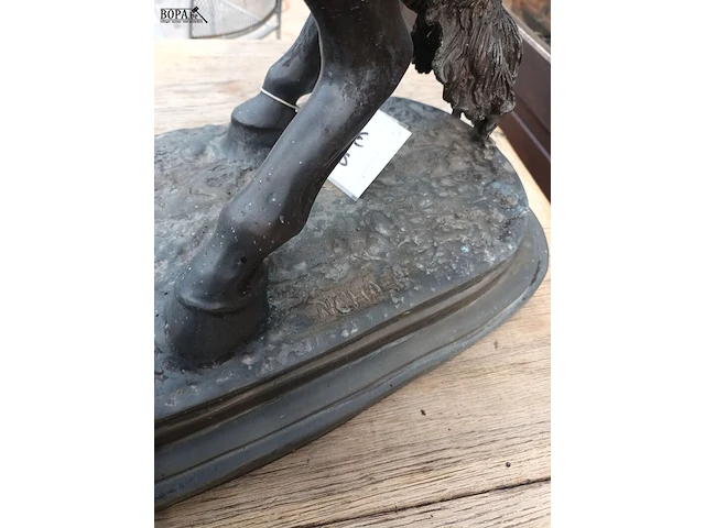 Lot 512 - bronzen beeld van cowboy - afbeelding 4 van  5