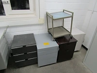 Lot 512 - bureelkastjes en trolley - afbeelding 1 van  1