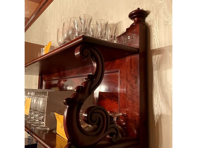 Lot 514 - mahoniehouten rek waterval kast - afbeelding 3 van  10