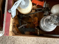 Lot 514 - mahoniehouten rek waterval kast - afbeelding 6 van  10