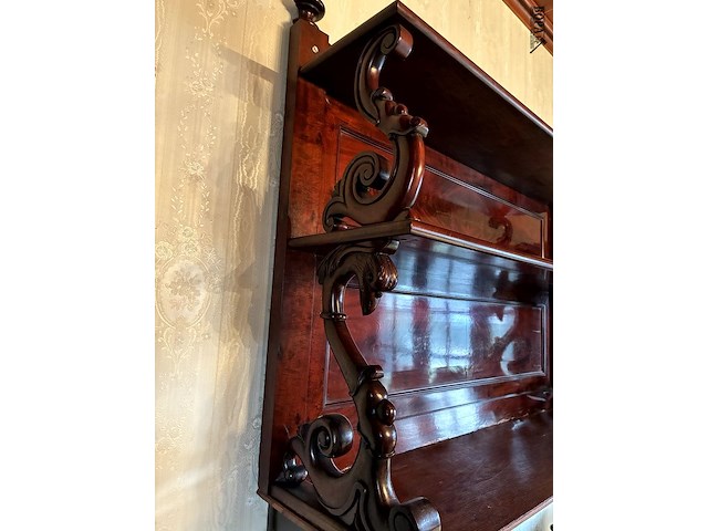 Lot 514 - mahoniehouten rek waterval kast - afbeelding 9 van  10