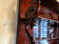 Lot 514 - mahoniehouten rek waterval kast - afbeelding 9 van  10