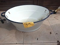 Lot 515 - metalen geëmailleerde kuip - afbeelding 1 van  3