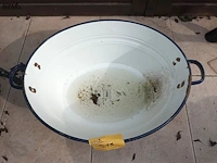 Lot 515 - metalen geëmailleerde kuip - afbeelding 3 van  3