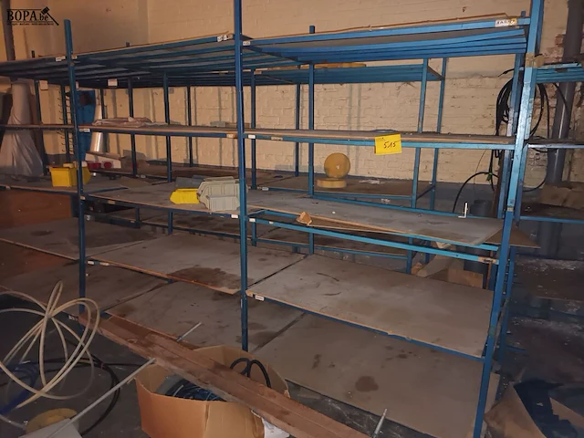 Lot 515 - metalen rekken. 4 stuks - afbeelding 1 van  4