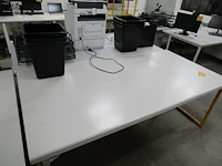 Lot 515 - werktafel - afbeelding 2 van  3