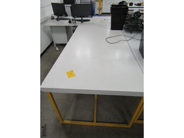 Lot 515 - werktafel - afbeelding 3 van  3