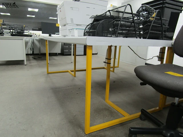 Lot 516 - werktafel - afbeelding 3 van  4
