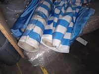 Lot 517 - pvc buizen en rollen stof - afbeelding 3 van  3