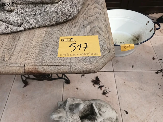 Lot 517 - tafel met smeedijzeren onderstel - afbeelding 5 van  5