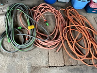 Lot 518 - waterslangen, 3 stuks met verlengstukje - afbeelding 1 van  5