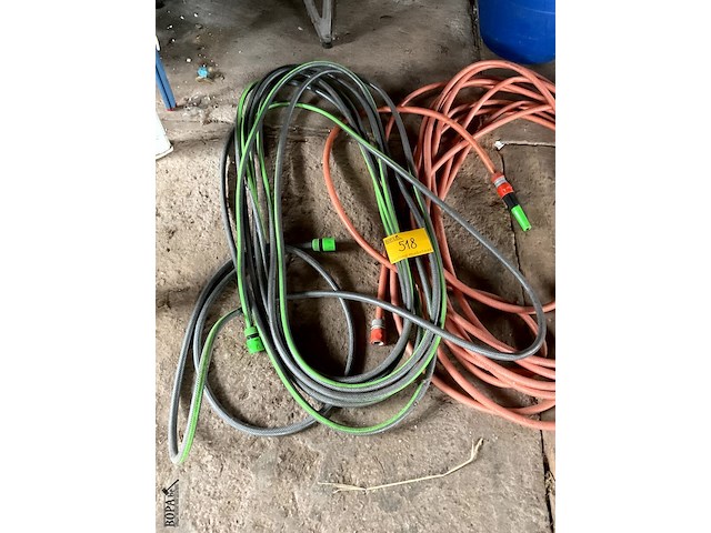 Lot 518 - waterslangen, 3 stuks met verlengstukje - afbeelding 2 van  5