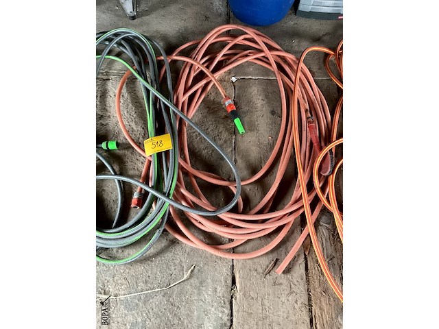 Lot 518 - waterslangen, 3 stuks met verlengstukje - afbeelding 3 van  5