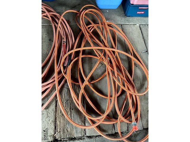 Lot 518 - waterslangen, 3 stuks met verlengstukje - afbeelding 4 van  5