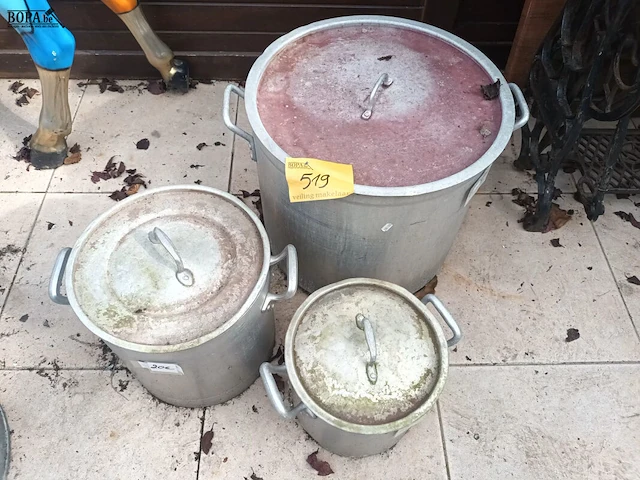 Lot 519 - aluminium kookpotten. 3 stuks - afbeelding 1 van  4