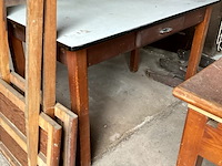 Lot 519 - oude keukentafels, 2 stuks -1 met verlengstukken- - afbeelding 6 van  8