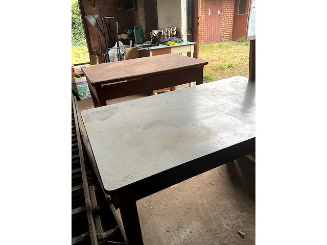 Lot 519 - oude keukentafels, 2 stuks -1 met verlengstukken- - afbeelding 7 van  8