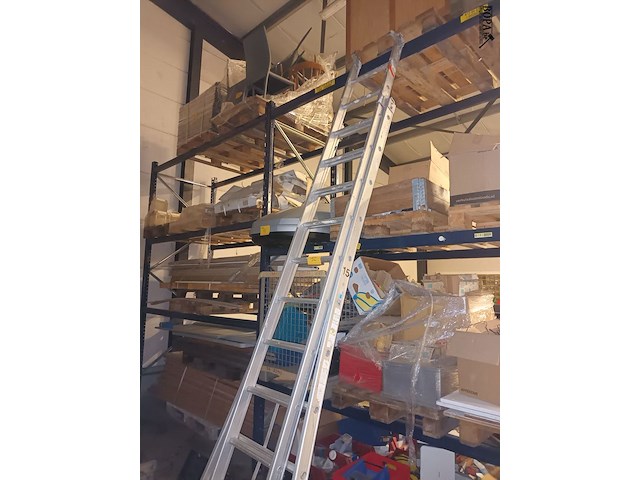 Lot 52 - aluminium ladder - afbeelding 1 van  3
