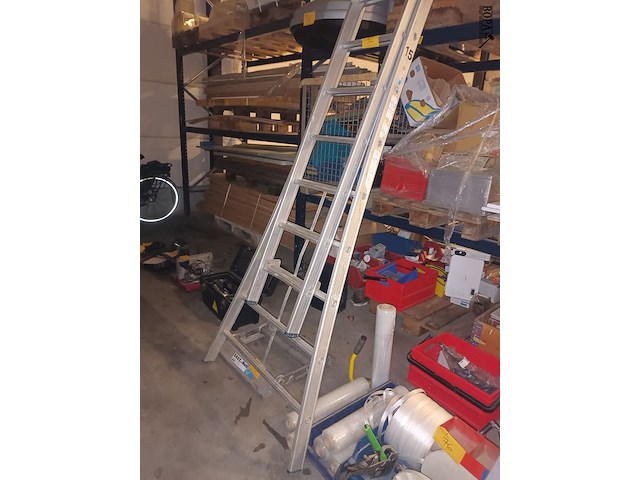 Lot 52 - aluminium ladder - afbeelding 2 van  3