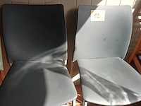 Lot 52 - design stoelen. 2 stuks - afbeelding 1 van  3