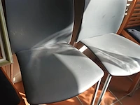 Lot 52 - design stoelen. 2 stuks - afbeelding 2 van  3