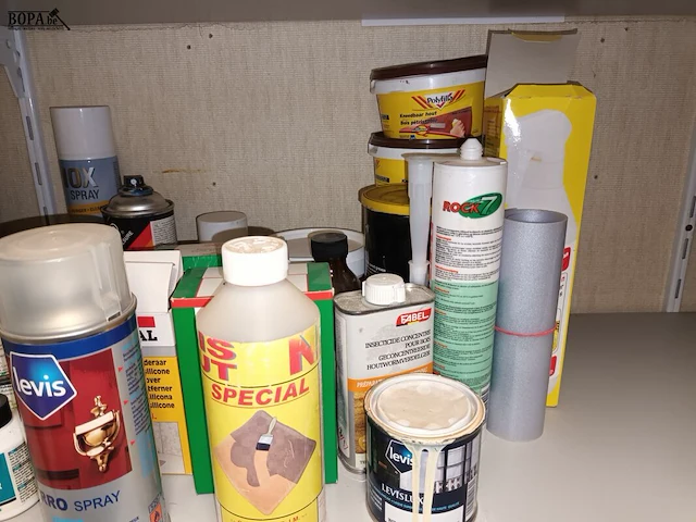 Lot 52 - diverse producten en verf - afbeelding 2 van  4
