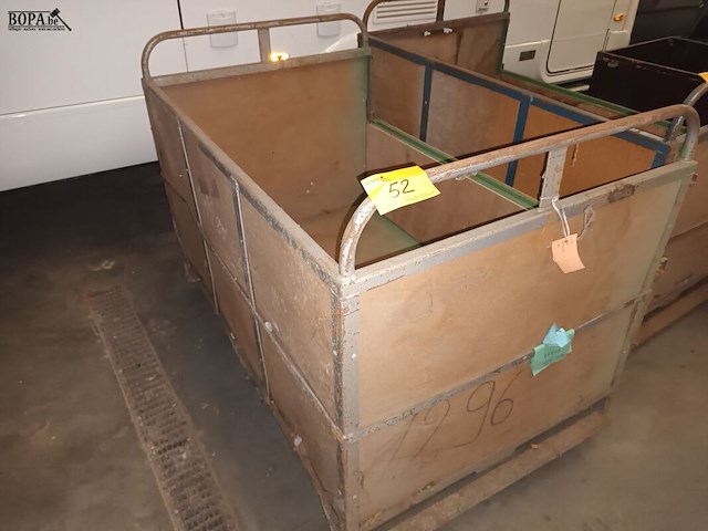 Lot 52 - fabriekskar - afbeelding 1 van  3