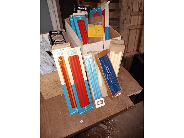 Lot 52 - kaarsen - afbeelding 1 van  1