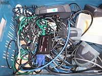 Lot 52 - kabels en elektro. 1 bak - afbeelding 5 van  5