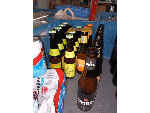 Lot 52 - keukenbenodigdheden, bier, leeggoed - afbeelding 2 van  5