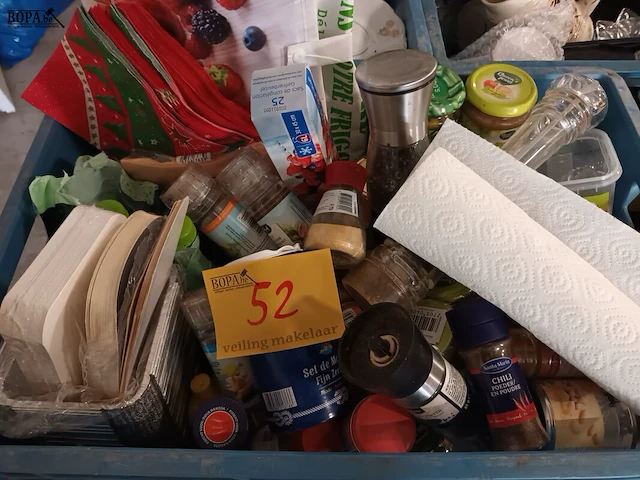 Lot 52 - keukenbenodigdheden, bier, leeggoed - afbeelding 4 van  5