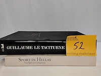 Lot 52 - koffietafelboeken, geschiedenis en sport in helas, 2 stuks - afbeelding 1 van  1