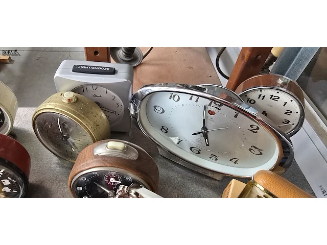 Lot 52 - lot oude wekkers ong 14 stuks - afbeelding 3 van  5