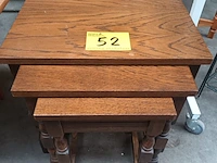 Lot 52 - set nesttafeltjes - afbeelding 1 van  4