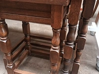 Lot 52 - set nesttafeltjes - afbeelding 4 van  4