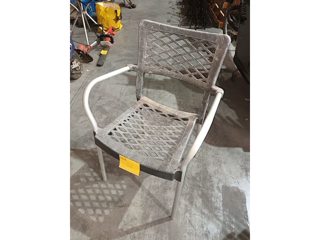 Lot 52 - terrasstoelen. 12 stuks - afbeelding 3 van  4