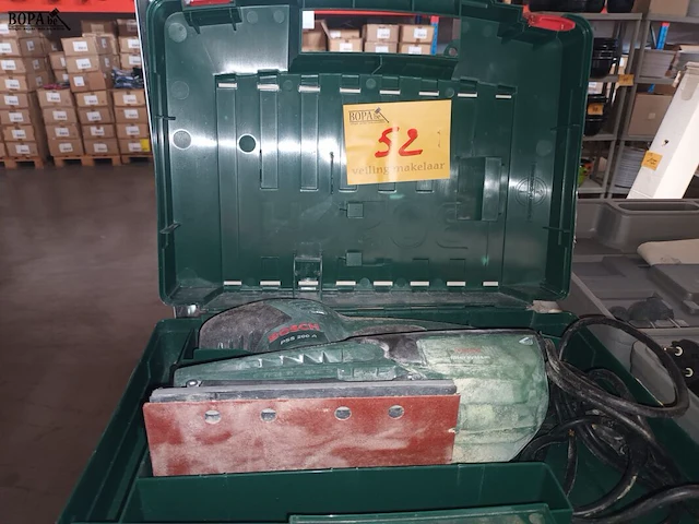 Lot 52 - vlakschuurmachine bosch - afbeelding 1 van  3