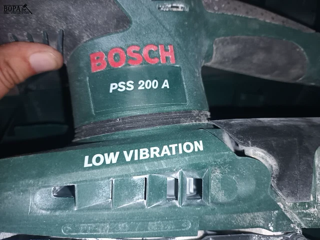 Lot 52 - vlakschuurmachine bosch - afbeelding 3 van  3