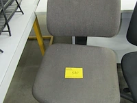 Lot 520 - bureaustoel - afbeelding 1 van  2