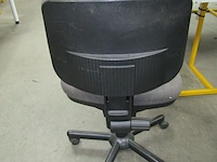 Lot 520 - bureaustoel - afbeelding 2 van  2