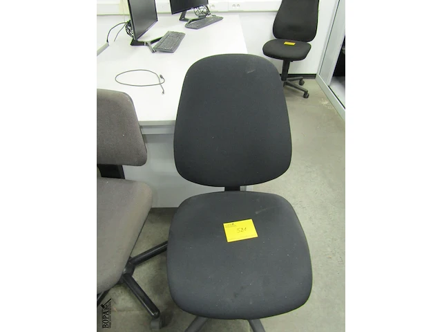 Lot 521 - bureaustoel - afbeelding 1 van  2