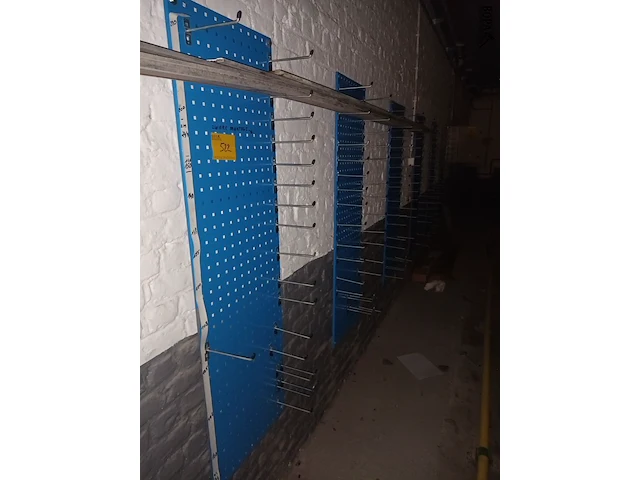 Lot 522 - blauwe gereedschapswand. 11 stuks - afbeelding 2 van  4