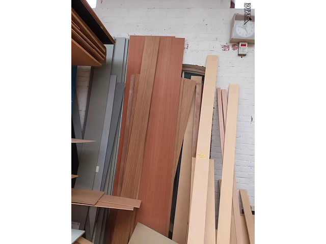 Lot 522 - lot panelen. inhoud rek - afbeelding 3 van  7