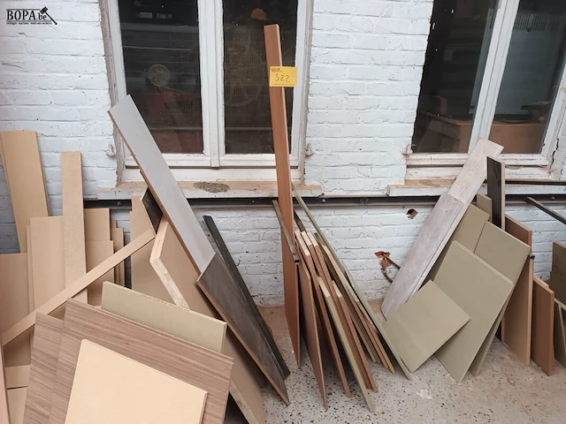 Lot 522 - lot panelen. inhoud rek - afbeelding 4 van  7