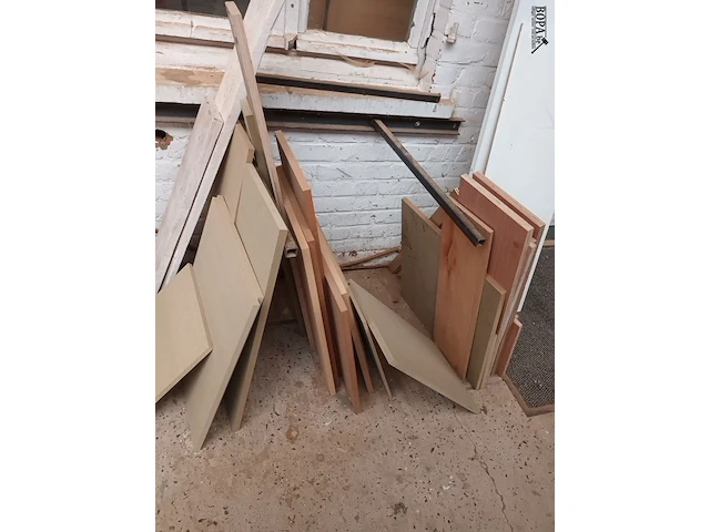 Lot 522 - lot panelen. inhoud rek - afbeelding 5 van  7